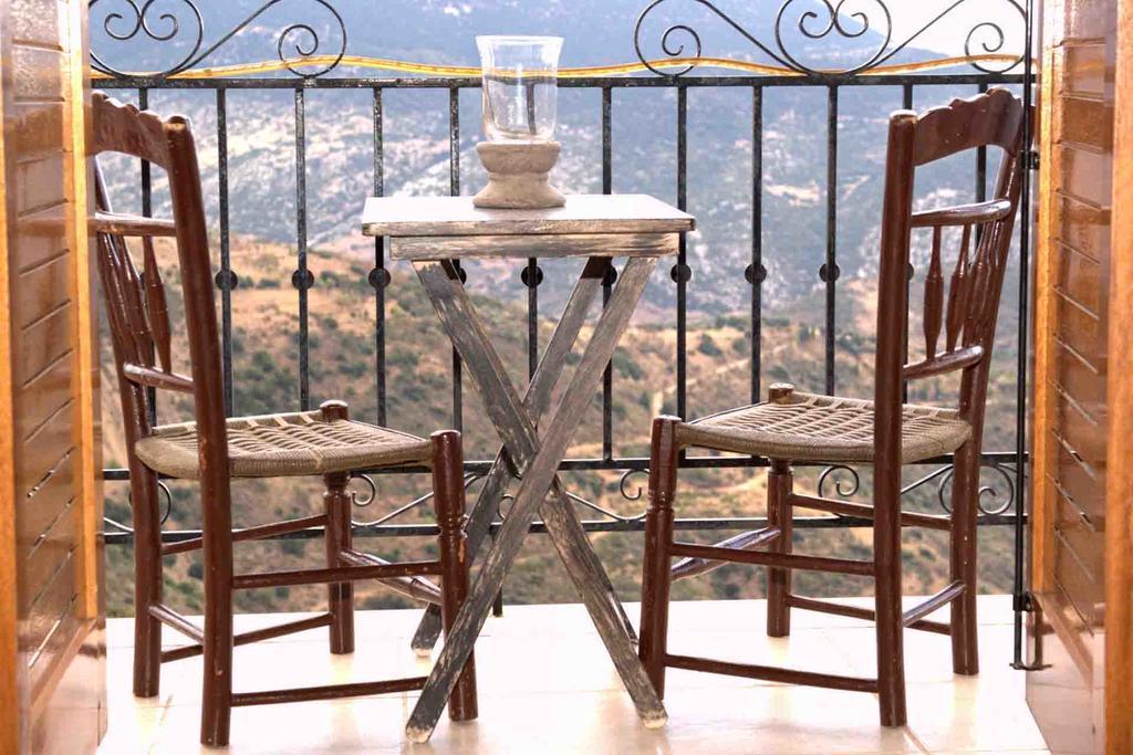 אראחובה Katsarou Apartments מראה חיצוני תמונה