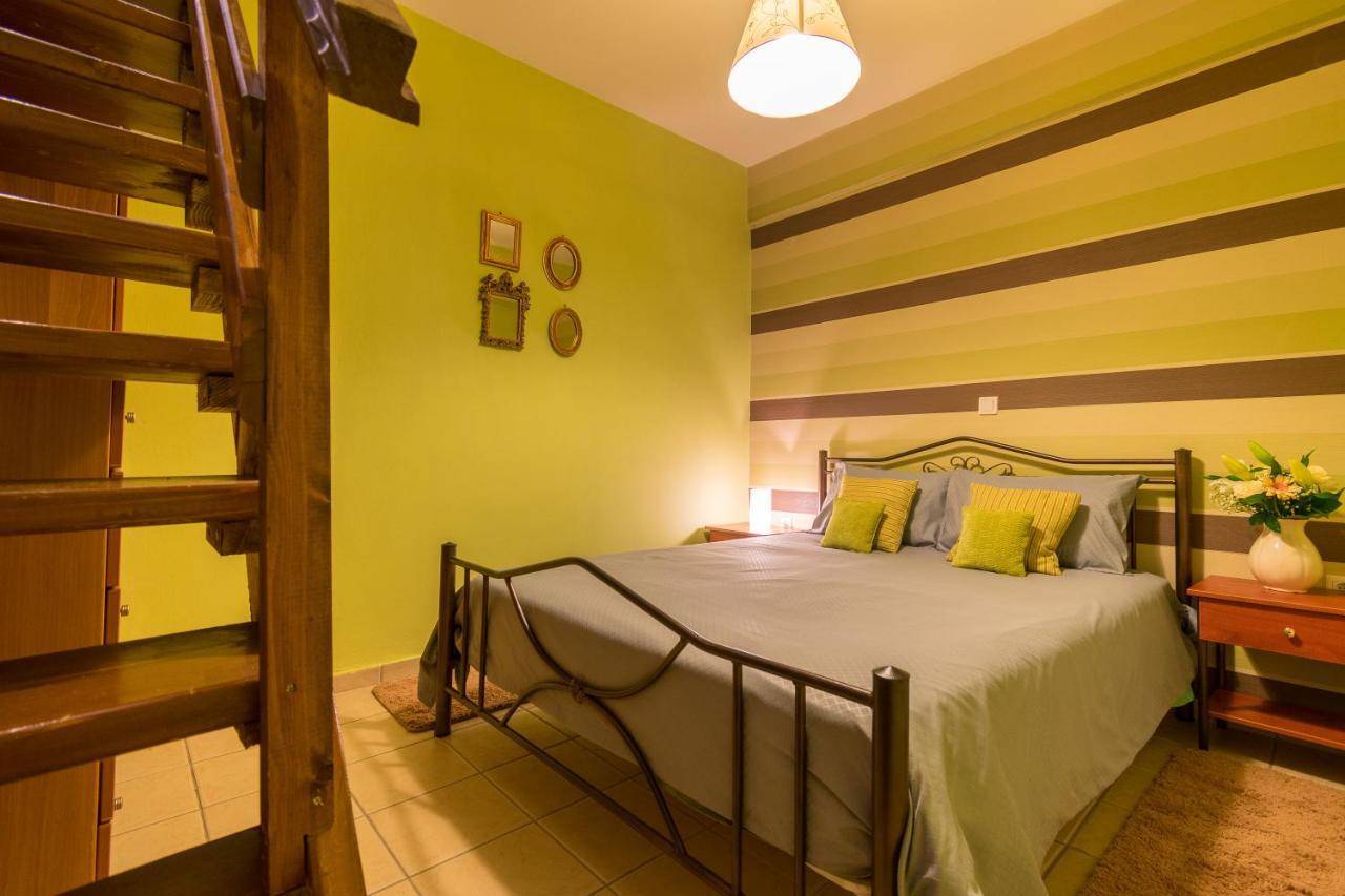 אראחובה Katsarou Apartments מראה חיצוני תמונה